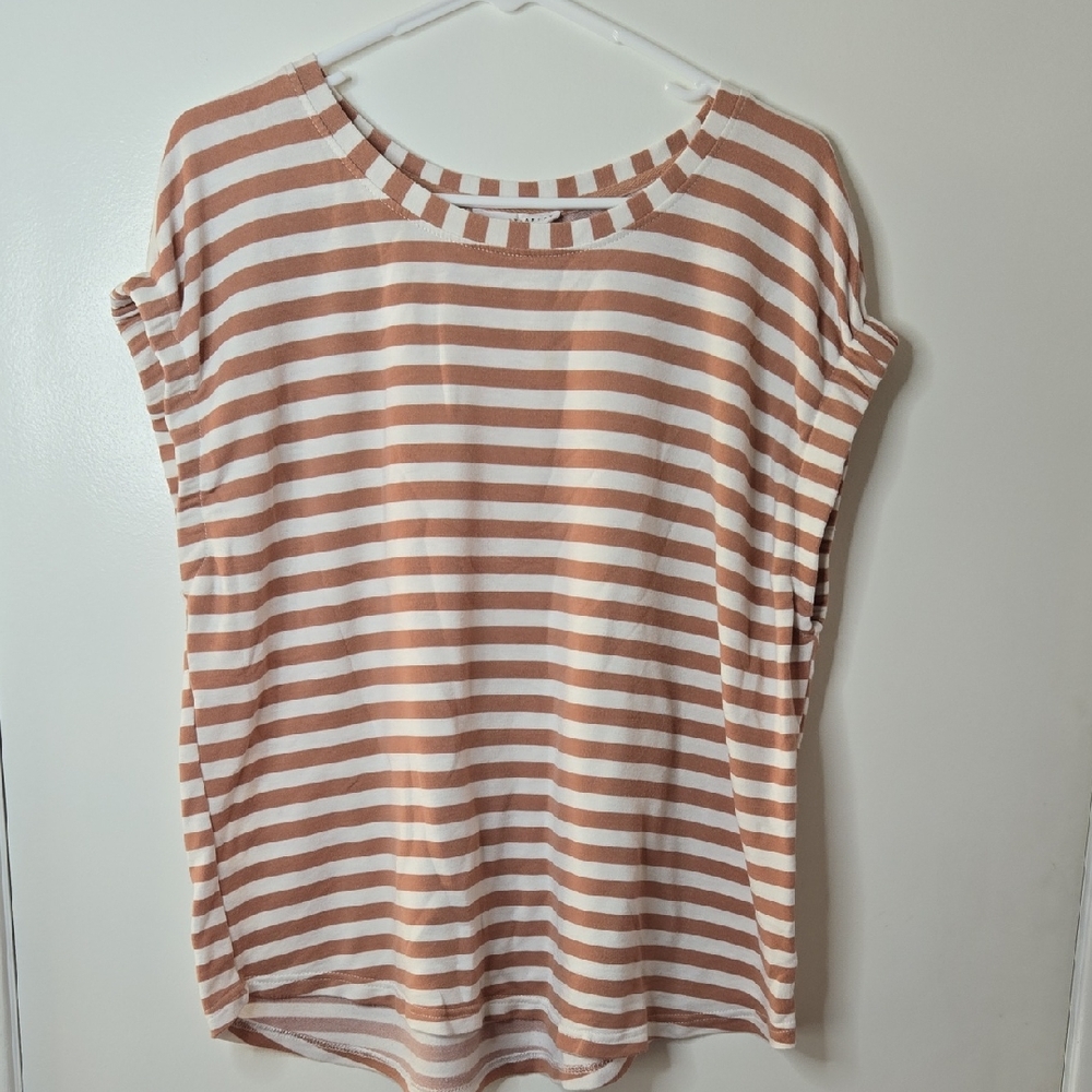 Casual Striped Short Sleeve Tee in Tan and White